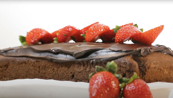 How to make Gluten-Free Chocolate Cake With Fresh Strawberries